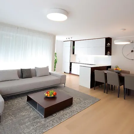 Apartment Stylish 100 M From The *